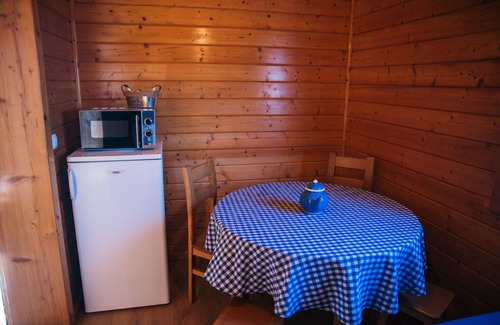 Ponte de Vagos Ski Chalet | Gothes Guest Chalet: Relaxing Retreat with Private Pool & Spa