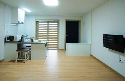 Jocheon House | Experience Gotjawal Geomun Oreum Pension with Eco-Friendly Amenities