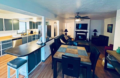 Geneva-on-the-Lake House | GOTL 5BR: Lakeside Retreat with Family-Friendly Amenities