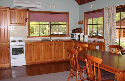 Jamieson House | Goulburn River Cottage - River Front