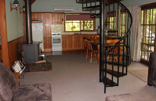 Jamieson House | Goulburn River Cottage - River Front