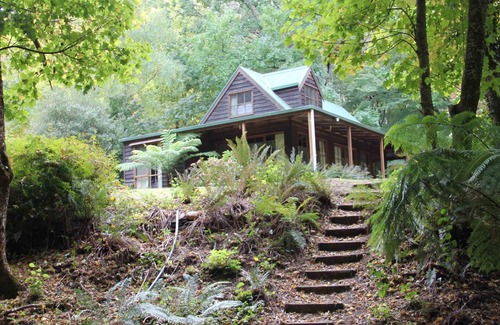 Jamieson House | Goulburn River Cottage - River Front