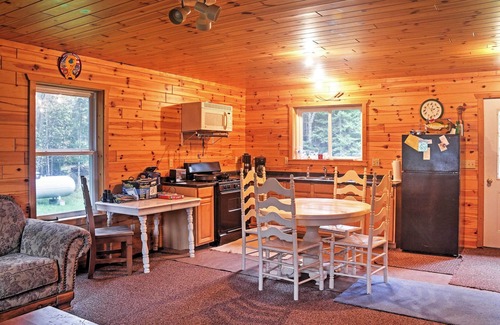 Gould City Cabin | Gould City Lakefront Retreat with Dock & Rowboat Access