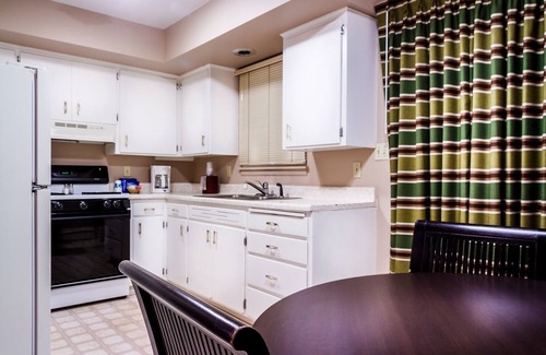 Monument Valley Cabin | Goulding's Lodge: Family-Friendly Retreat with Pool & Dining