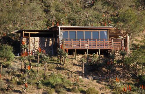 Albertinia House | Inviting Gourits River Guest Farm with Pool & Breakfast