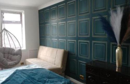 Gourock Apartment | gourock blissful apartment with 3 bedrooms