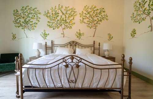 Biloxi Hotel | Government St. Balcony Suite 205