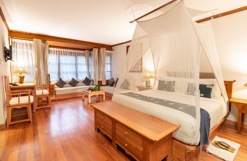 Yangon Hotel | Governor's Residence: Family-Friendly Retreat with Pool