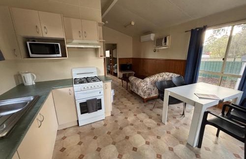 Goulburn Hotel | Pet-Friendly Retreat at Governors Hill Carapark