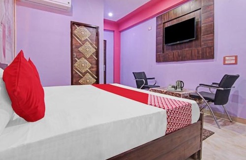 Greater Noida House | Comfortable Stay at Govind Residency with Hot Tub Access