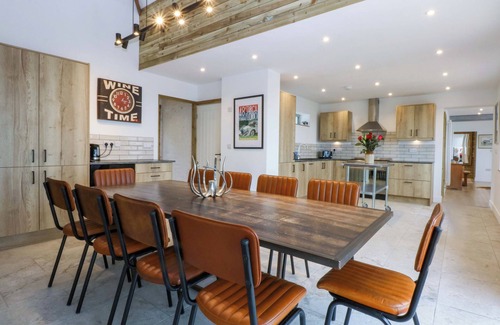 Criccieth Cottage | GOWAN BRAE, pet friendly, luxury holiday cottage in Criccieth