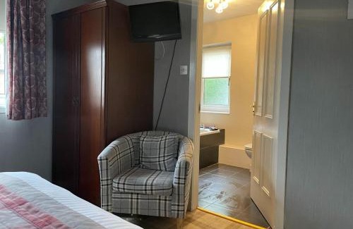 Balloch House | Cozy Gowanlea Guest House: Pet-Friendly & Highly Rated Stay