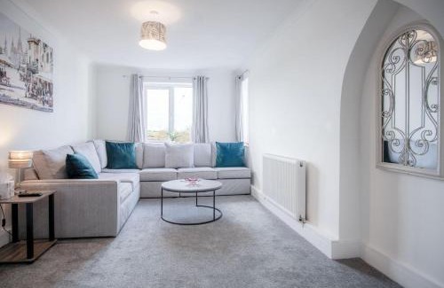 Port-Eynon Apartment | Exceptional Gower Hideaway - 3 Bed Ocean Breeze Retreat