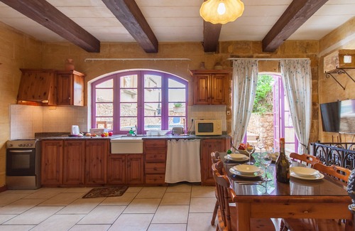 Gharb Villa | Gozitan Farmhouse with Pool: Ideal for Families and Pets