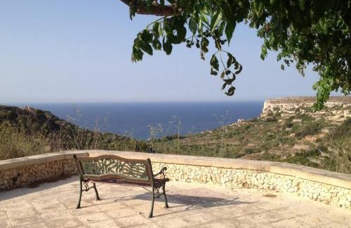 Nadur Villa | Gozo Villa Retreat: Pet-Friendly Stay with Scenic Views