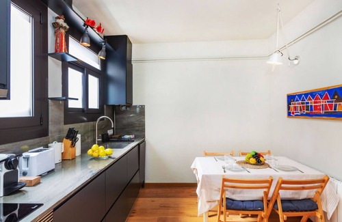 El Coll Apartment | Explore Gràcia: Parc Güell with Family-Friendly Amenities