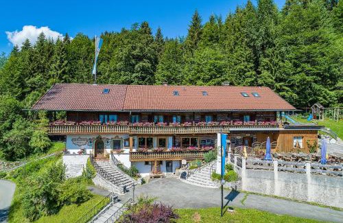 Ettal Apartment | Discover Gröbl-Alm Haus zur schönen Aussicht - Pet Friendly Stay