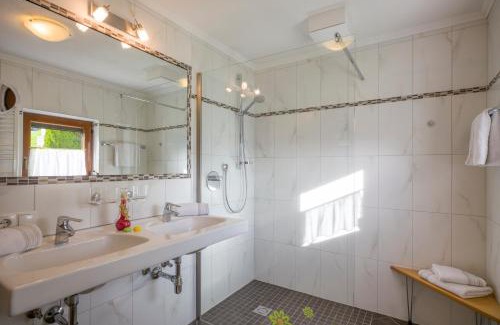 Vorderlanersbach Apartment | Discover Family-Friendly Comfort at Grübelspitz Hotel