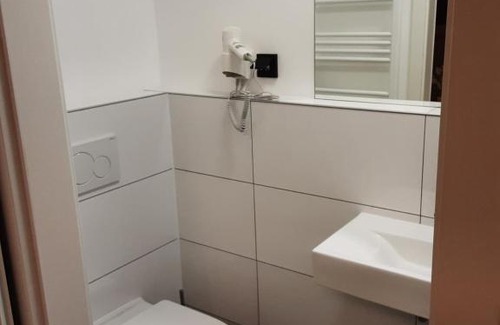 Niedergrundau House | Discover Gründauer Schlafstub: Pet-Friendly with Pool Access