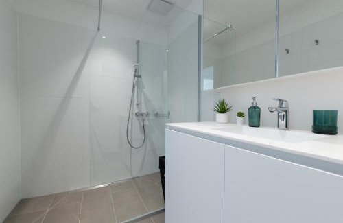 Favoriten Apartment | Serene Retreat at Grüne Oase with Family-Friendly Amenities