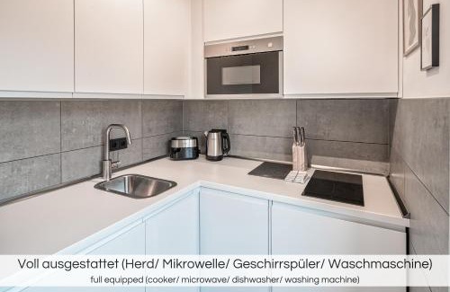 Friedrichstadt Apartment | Tranquil Grüne Oase - Steps from the Old Town