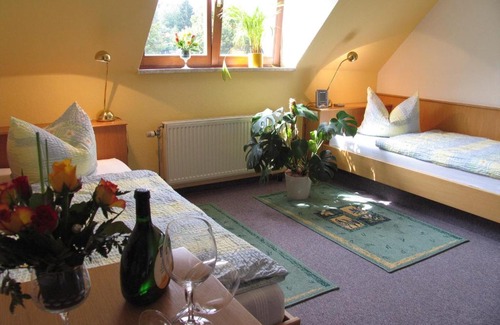 Hildburghausen House | Discover Grüner Baum: Your Budget-Friendly Getaway