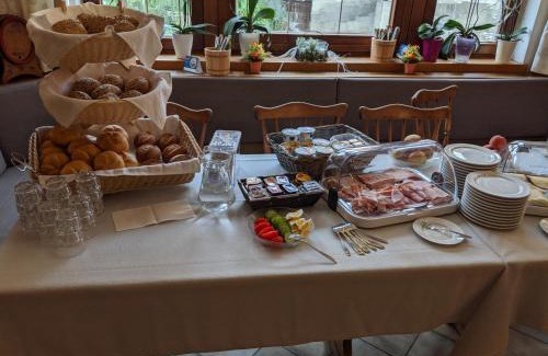 Stetten Hotel | Discover Grüner Baum: Guest Rated 8.1 with Restaurant