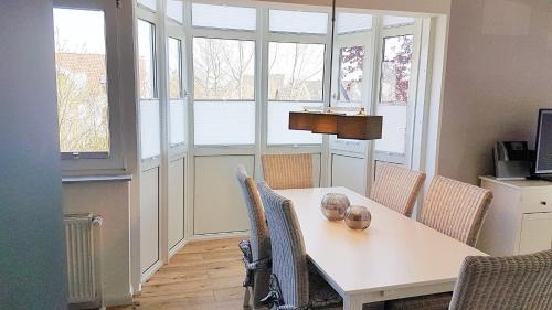 Groemitz Apartment | Grüntal Residenz I Whg 3: Family-Friendly Retreat