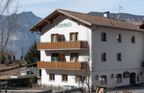 Salorno Hotel | Grünwald: Pet-Friendly Retreat with Top Guest Ratings