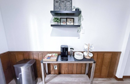 Grand Rapids House | Inviting GR Retreat - 2BR Near Downtown with Nintendo Games