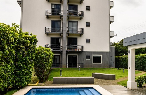 Escazu Apartment | Prime Location! Family-Friendly Apartment in Tr3jos MonteAlegre