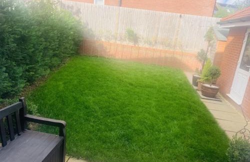 Bordon Other | Family-Friendly GR8 Home 2: Your Ideal Getaway Spot