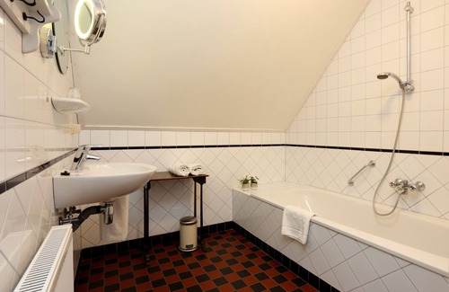 Midwolda Bed & Breakfast | Elevate Your Stay at Graanzicht B&B Apartments - 9.8 Rated!