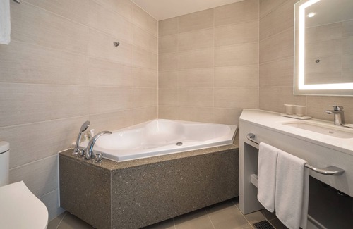 Seo Hotel | Experience the Ocean at Grab the Songdo Hotel