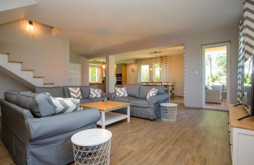 Gorlo Villa | Family-Friendly Getaway at Grabina Mazury - Rated 10/10