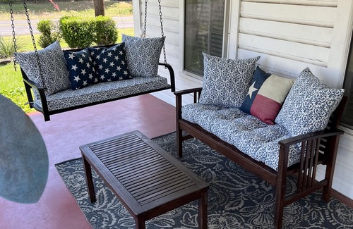 Longview House | Discover Grable Creek Farmhouse: Pet-Friendly Retreat