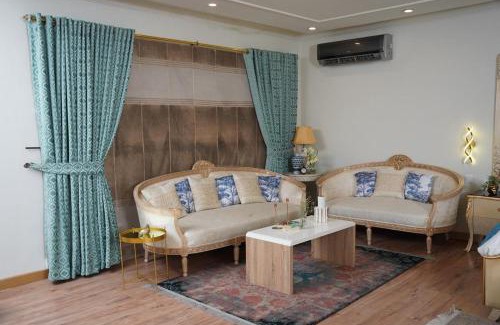 F-6 Sector House | Grace Guest House: Oceanfront Bliss with Family-Friendly Amenities