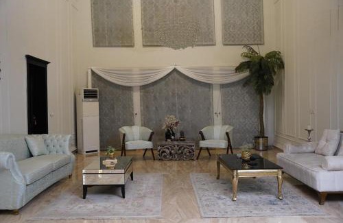 F-6 Sector House | Grace Guest House: Oceanfront Bliss with Family-Friendly Amenities