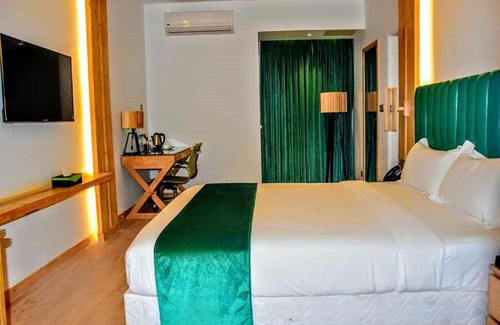 Cox's Bazar Hotel | Grace Cox Smart Hotel: Pet-Friendly with Ocean Views