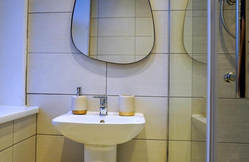 Keighley Apartment | Pet-Friendly Grace House Apartment in Yorkshire - Guest Rated 9/10