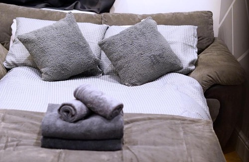 Keighley Apartment | Pet-Friendly Grace House Apartment in Yorkshire - Guest Rated 9/10
