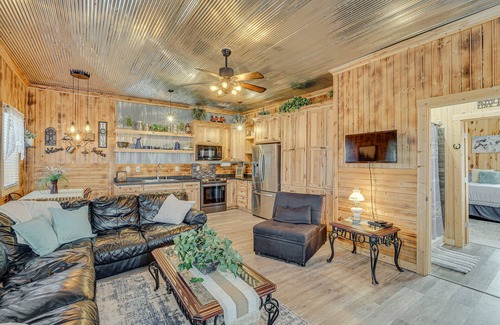 Rucker House | Relax at Grace Place: Hot Tub & Perfect 10/10 Rating