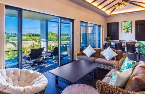Ueno Villa | Grace Villa Miyakojima: Oceanfront Escape with Hot Tub