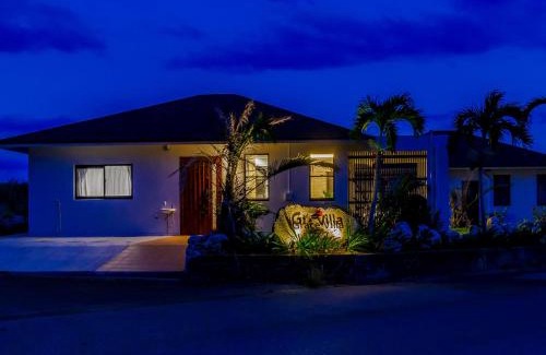 Ueno Villa | Grace Villa Miyakojima: Oceanfront Escape with Hot Tub