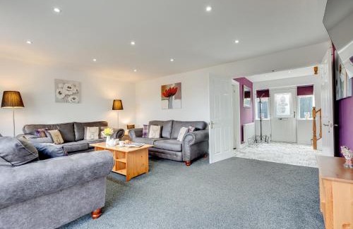 Wooler House | Discover Graces Dairy: Pet & Child Friendly Retreat