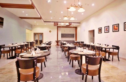 Konajhir Resort | Relax at Graces Resort: Family-Friendly with Pool Access