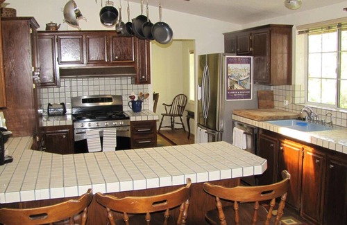 Goleta House | Gracewood Ranch House Farmstay: Spa & Ocean View Retreat
