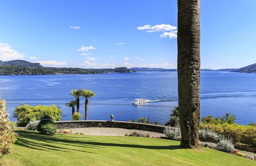 Verbania Villa | Inviting Villa with Pool and Ocean Views - Villino San Remigio