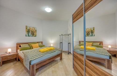 Gracisce Apartment | Experience Grad Inn Apartments & Resort: 4-Star Oceanfront Retreat