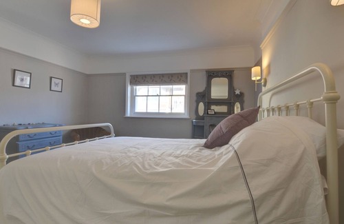 St Leonards-On-Sea House | Grade II listed three storey town house enjoying sea views from all floors